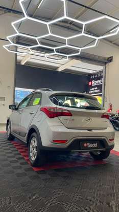 HYUNDAI-HB20X-2013