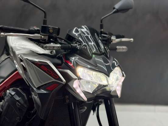 KAWASAKI-Z900-2023
