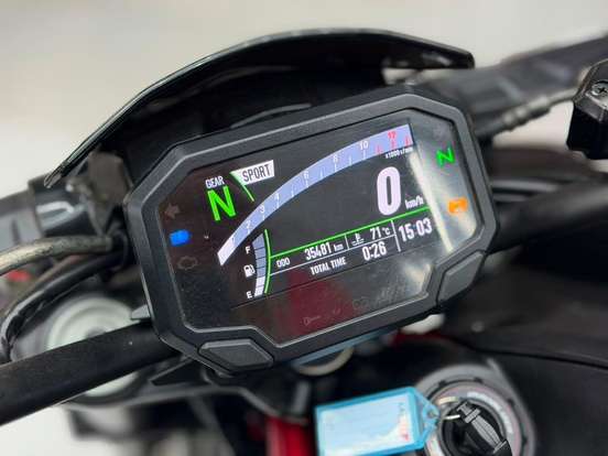 KAWASAKI-Z900-2023