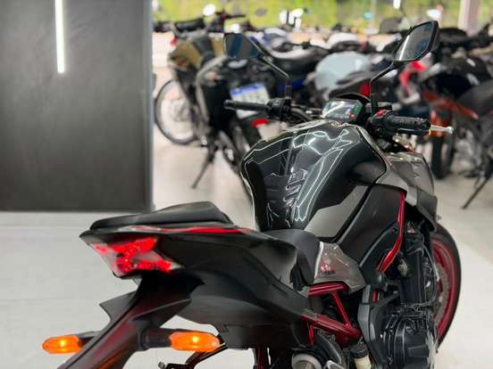 KAWASAKI-Z900-2023