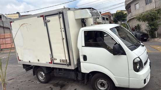 KIA-BONGO-2014