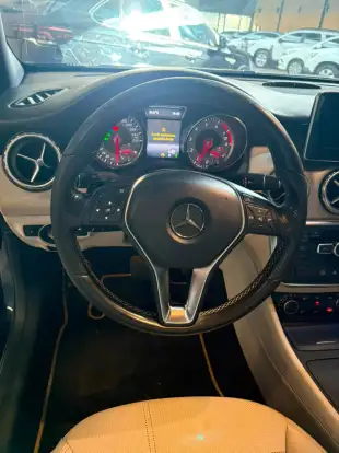 MERCEDES-BENZ-GLA 200-1.6 CGI ADVANCE 16V TURBO FLEX 4P AUTOMÁTICO MERCEDES-BENZ-GLA 200-2015