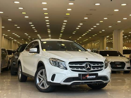 Mercedes-Benz GLA 200 1.6 CGI Flex Advance 7G-DCT