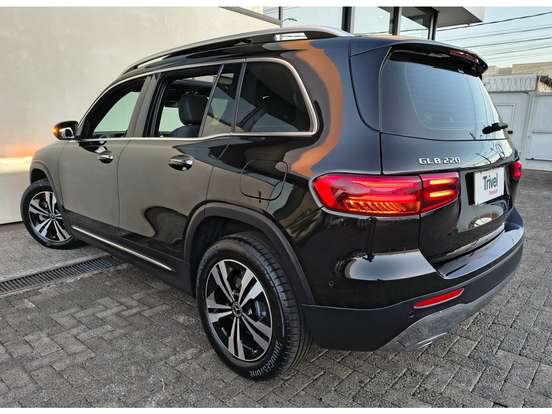 MERCEDES-BENZ-GLB 220-2.0 MHEV PROGRESSIVE 4MATIC 8G-DCT MERCEDES-BENZ-GLB 220-2025
