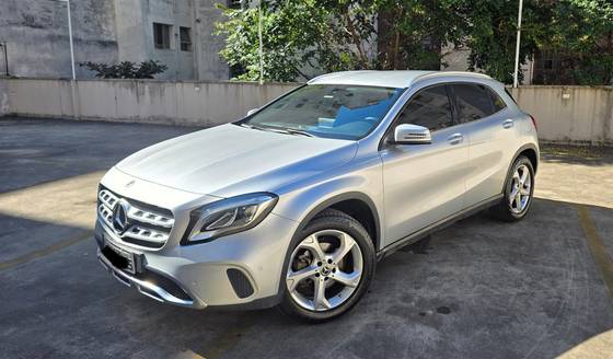 Mercedes-Benz GLA 200 1.6 CGI Flex Advance 7G-DCT