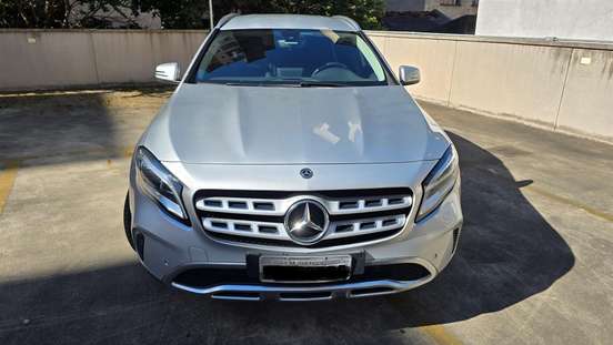 MERCEDES-BENZ-GLA 200-2019