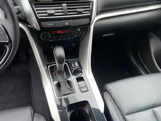 MITSUBISHI-ECLIPSE CROSS-1.5 MIVEC TURBO GASOLINA HPE CVT MITSUBISHI-ECLIPSE CROSS-2024