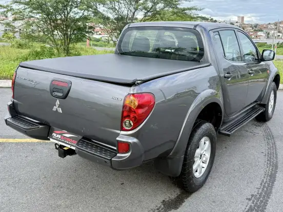MITSUBISHI-L200 TRITON-2.4 HLS 4X2 CD 16V FLEX 4P MANUAL MITSUBISHI-L200 TRITON-2014