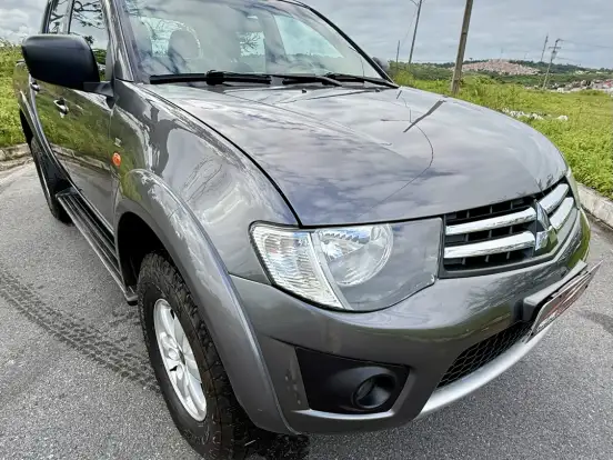 MITSUBISHI-L200 TRITON-2.4 HLS 4X2 CD 16V FLEX 4P MANUAL MITSUBISHI-L200 TRITON-2014