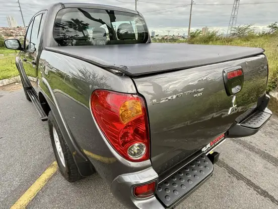 MITSUBISHI-L200 TRITON-2.4 HLS 4X2 CD 16V FLEX 4P MANUAL MITSUBISHI-L200 TRITON-2014