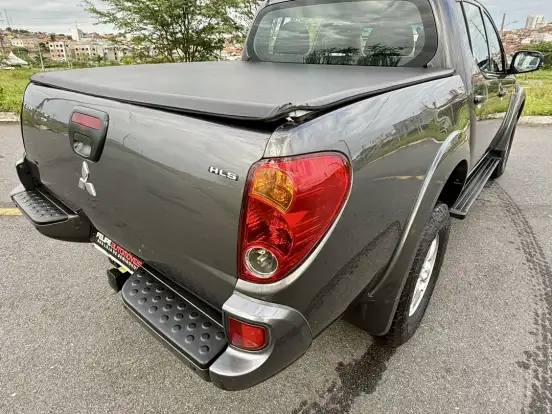 MITSUBISHI-L200 TRITON-2.4 HLS 4X2 CD 16V FLEX 4P MANUAL MITSUBISHI-L200 TRITON-2014
