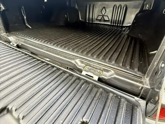 MITSUBISHI-L200 TRITON-2.4 HLS 4X2 CD 16V FLEX 4P MANUAL MITSUBISHI-L200 TRITON-2014