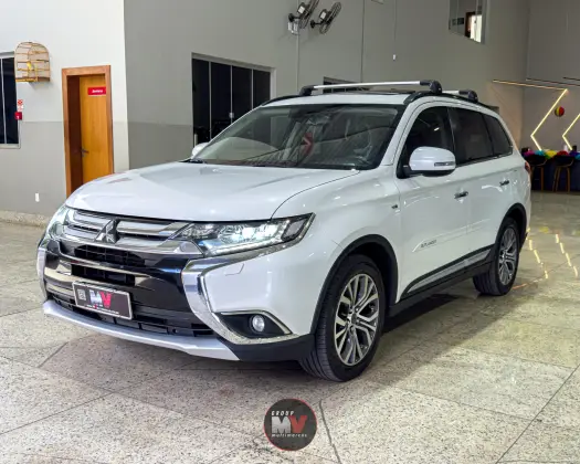 MITSUBISHI OUTLANDER 3.0 GT 4X4 V6 24V GASOLINA 4P AUTOMÁTICO MITSUBISHI OUTLANDER 3.0 GT 4X4 V6 24V GASOLINA 4P AUTOMÁTICO