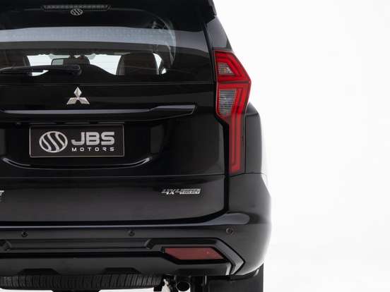 MITSUBISHI-PAJERO SPORT-2.4 16V MIVEC TURBO DIESEL LEGEND BLACK AWD AUTOMÁTICO MITSUBISHI-PAJERO SPORT-2024