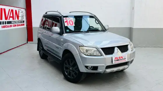 MITSUBISHI PAJERO TR4 2.0 4X4 16V 140CV FLEX 4P AUTOMÁTICO MITSUBISHI PAJERO TR4 2.0 4X4 16V 140CV FLEX 4P AUTOMÁTICO