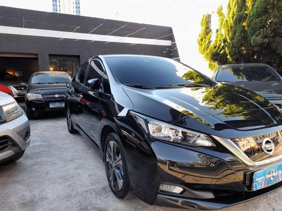 NISSAN-LEAF-2021