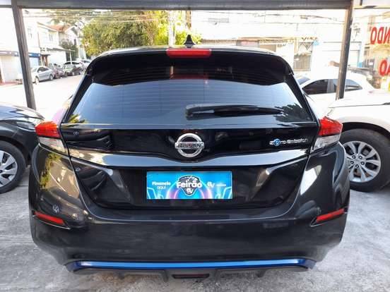 NISSAN-LEAF-2021