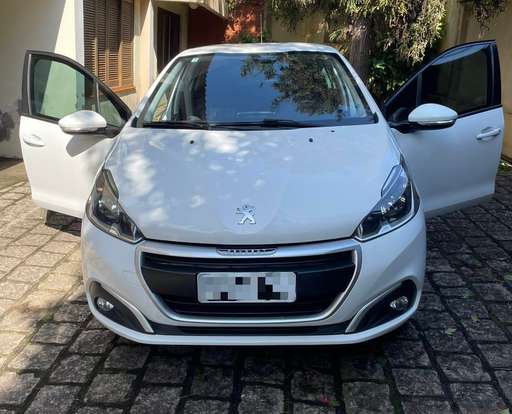 PEUGEOT-208-2016