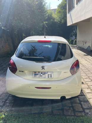 PEUGEOT-208-2016