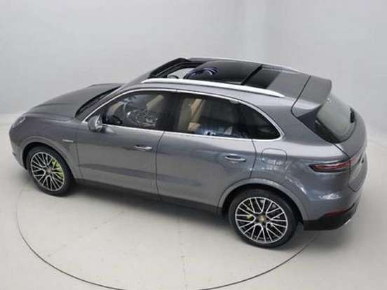 PORSCHE-CAYENNE-2020