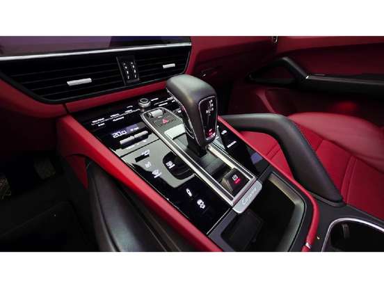 PORSCHE-CAYENNE-2023