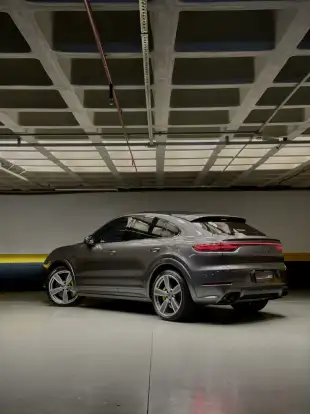 PORSCHE-CAYENNE-2023