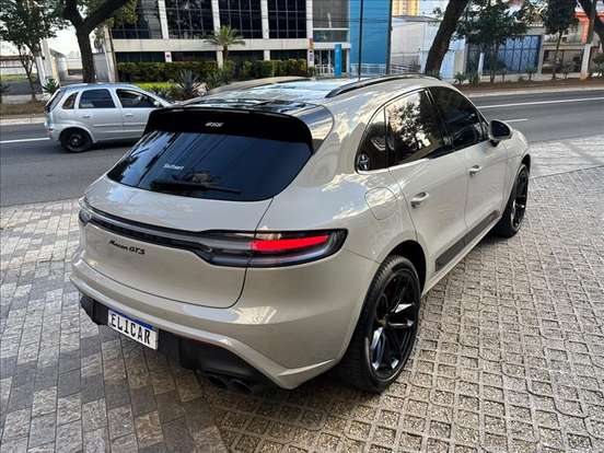 PORSCHE-MACAN-2023