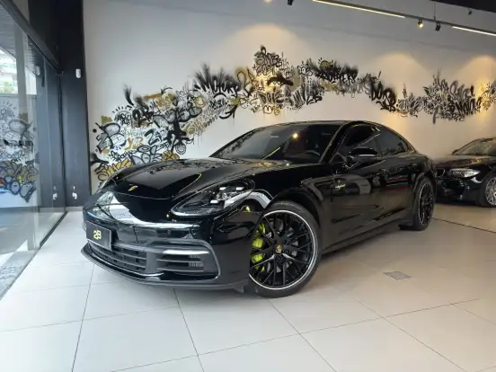 PORSCHE-PANAMERA-2020