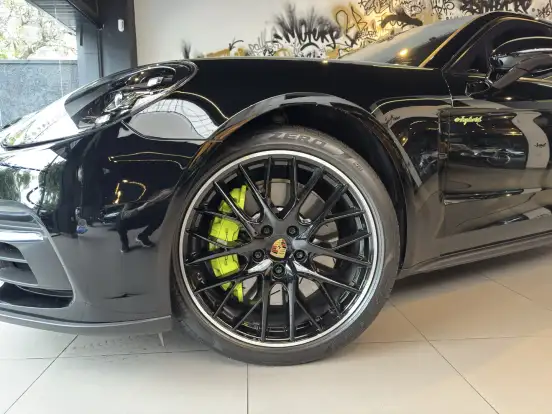 PORSCHE-PANAMERA-2020