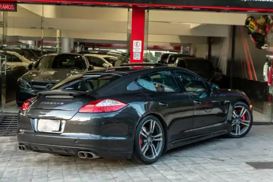 PORSCHE-PANAMERA-2011