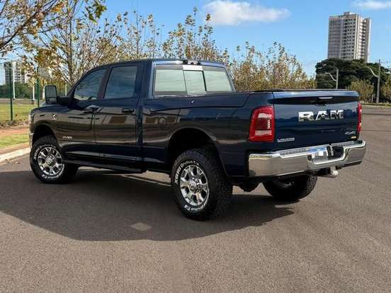 RAM-2500-6.7 I6 TURBO DIESEL LARAMIE CD 4X4 AUTOMÁTICO RAM-2500-2023