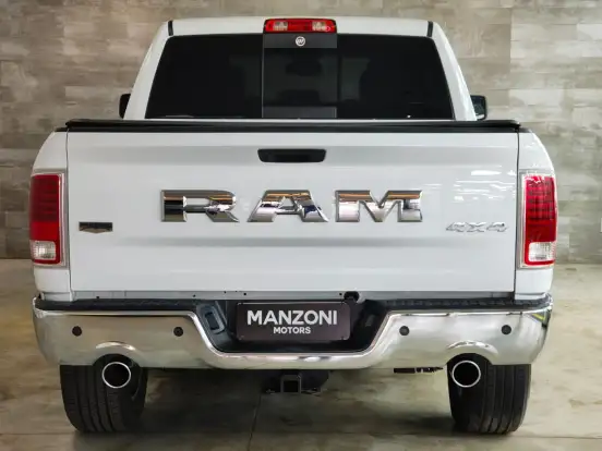 RAM-CLASSIC-5.7 V8 GASOLINA LARAMIE CD 4X4 AUTOMÁTICO RAM-CLASSIC-2023