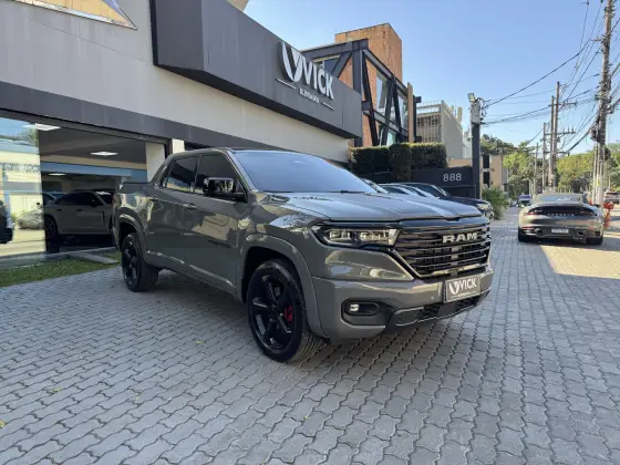 RAM RAMPAGE 2.0 HURRICANE 4 TURBO GASOLINA R/T 4X4 AUTOMÁTICO