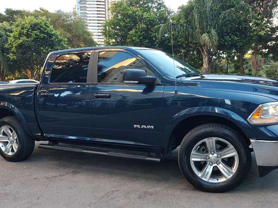 RAM-1500-5.7 V8 GASOLINA LIMITED CD 4X4 AUTOMÁTICO RAM-1500-2023