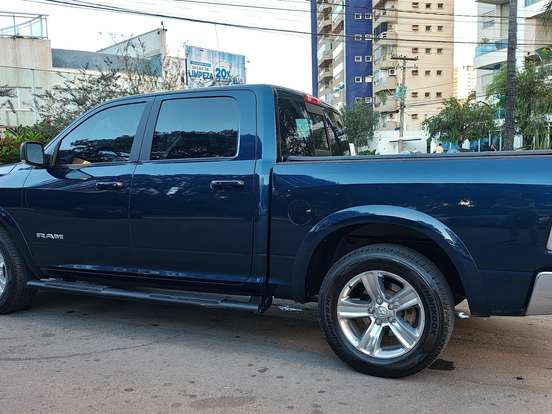 RAM-1500-5.7 V8 GASOLINA LIMITED CD 4X4 AUTOMÁTICO RAM-1500-2023