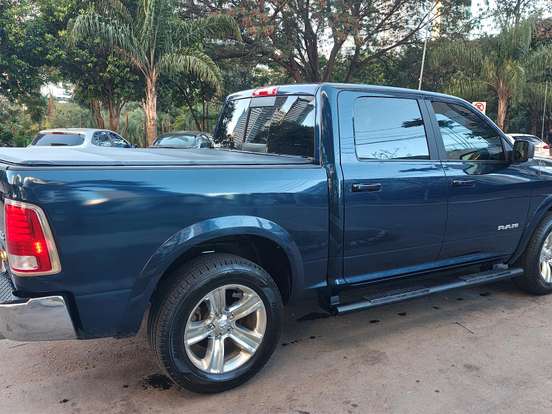 RAM-1500-5.7 V8 GASOLINA LIMITED CD 4X4 AUTOMÁTICO RAM-1500-2023