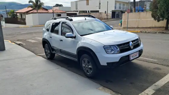 RENAULT DUSTER 1.6 16V SCE FLEX AUTHENTIQUE X-TRONIC RENAULT DUSTER 1.6 16V SCE FLEX AUTHENTIQUE X-TRONIC