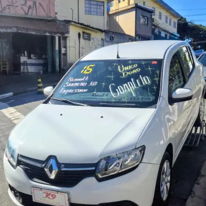 RENAULT SANDERO 1.0 EXPRESSION 16V FLEX 4P MANUAL RENAULT SANDERO 1.0 EXPRESSION 16V FLEX 4P MANUAL