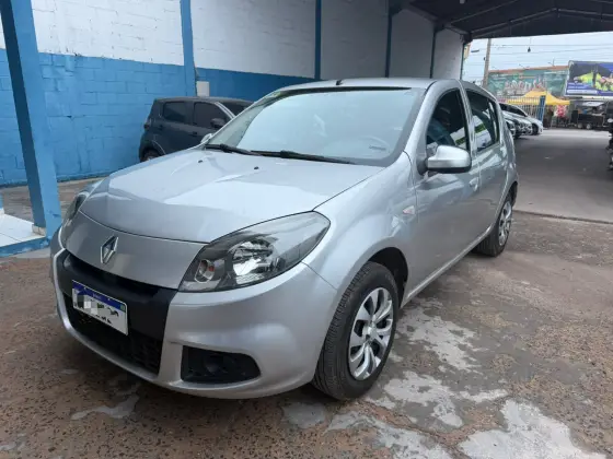 RENAULT SANDERO 1.6 EXPRESSION 8V FLEX 4P MANUAL RENAULT SANDERO 1.6 EXPRESSION 8V FLEX 4P MANUAL