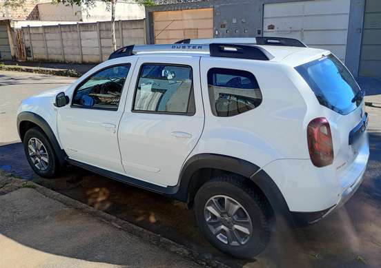 RENAULT-DUSTER-2019