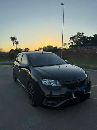 RENAULT-SANDERO-2021