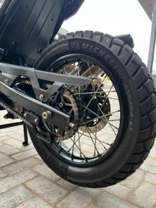 ROYAL ENFIELD-HIMALAYAN ROYAL ENFIELD-HIMALAYAN-2019