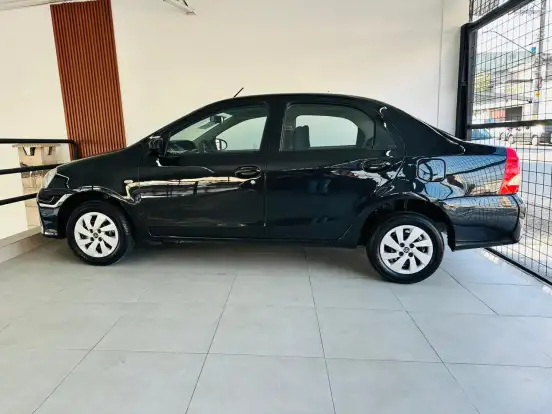 TOYOTA-ETIOS-2017