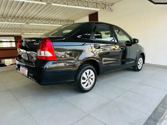 TOYOTA-ETIOS-2017