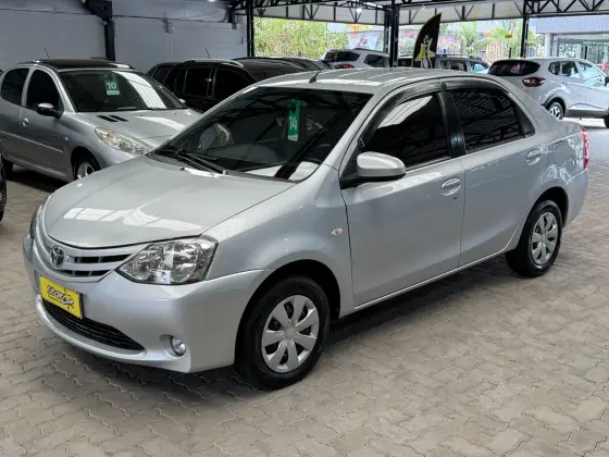 TOYOTA ETIOS 1.5 XS SEDAN 16V FLEX 4P MANUAL TOYOTA ETIOS 1.5 XS SEDAN 16V FLEX 4P MANUAL