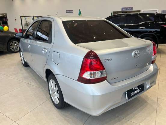 TOYOTA-ETIOS-2019