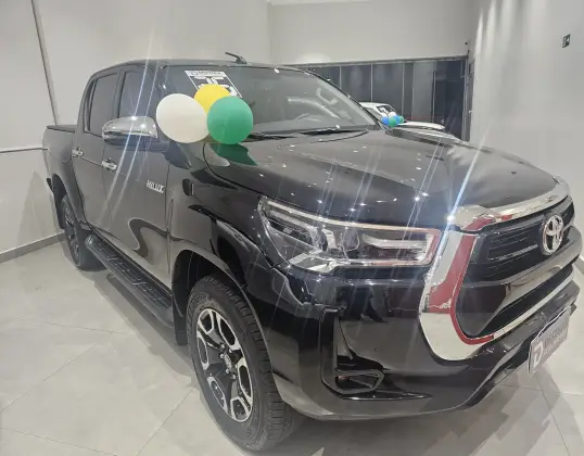 TOYOTA HILUX 2.8 D-4D TURBO DIESEL CD SRV 4X4 AUTOMÁTICO TOYOTA HILUX 2.8 D-4D TURBO DIESEL CD SRV 4X4 AUTOMÁTICO