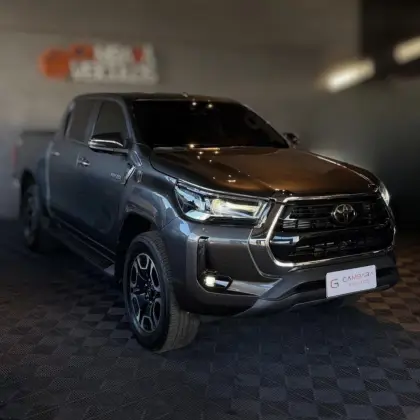 TOYOTA HILUX 2.8 D-4D TURBO DIESEL CD SRX 4X4 AUTOMÁTICO