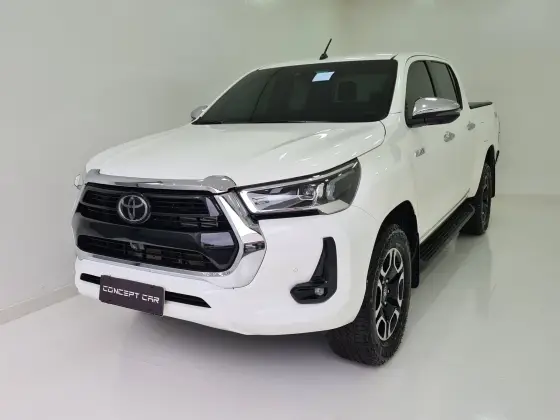 TOYOTA HILUX 2.8 D-4D TURBO DIESEL CD SRX 4X4 AUTOMÁTICO TOYOTA HILUX 2.8 D-4D TURBO DIESEL CD SRX 4X4 AUTOMÁTICO
