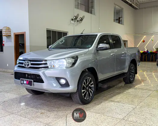 TOYOTA HILUX 2.8 SRV 4X4 CD 16V DIESEL 4P AUTOMÁTICO TOYOTA HILUX 2.8 SRV 4X4 CD 16V DIESEL 4P AUTOMÁTICO